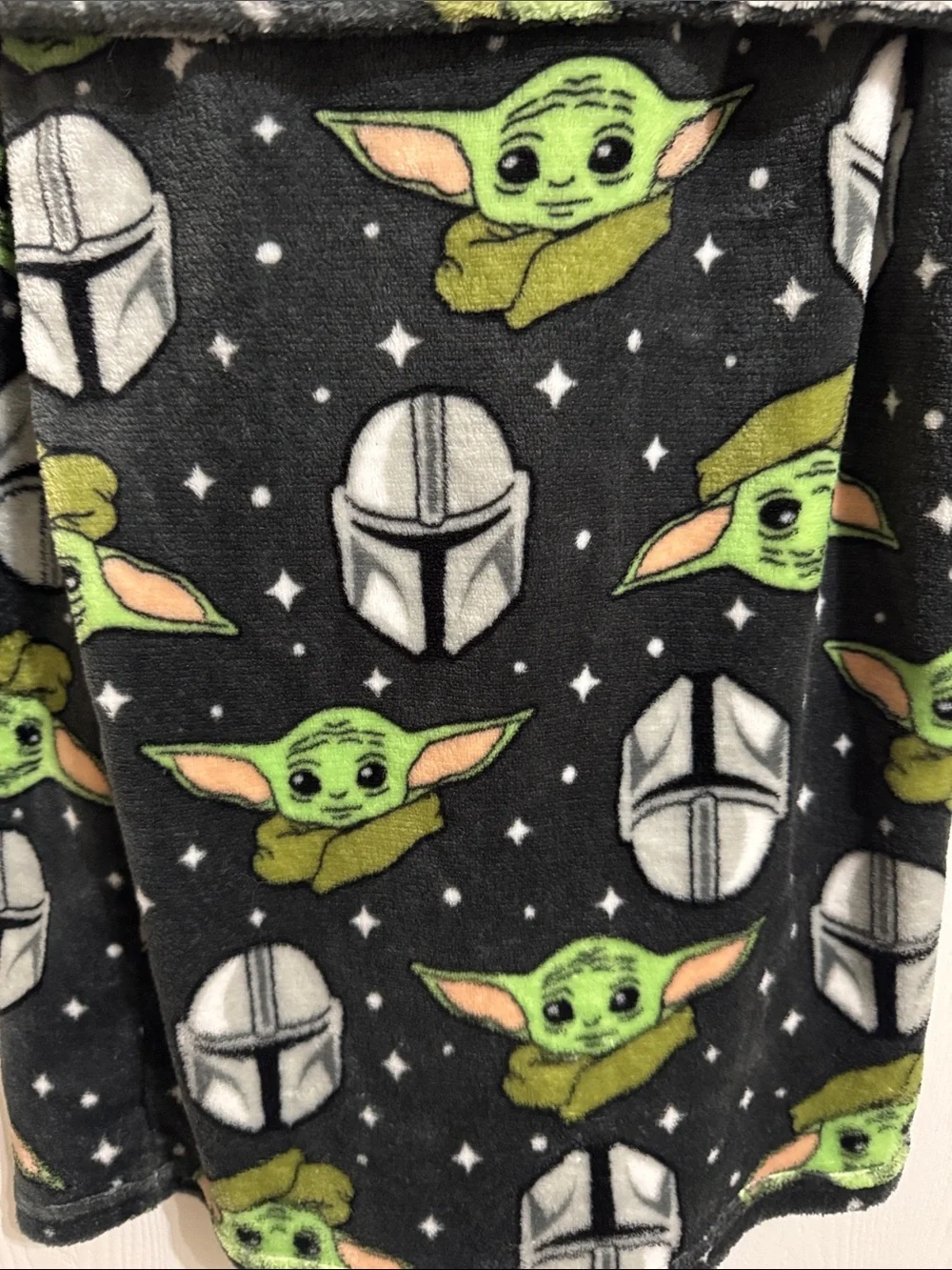 Star Wars Mandalorian Helmet  Baby Yoda Grogu Boys Bathrobe XS 4-5 Kidcore